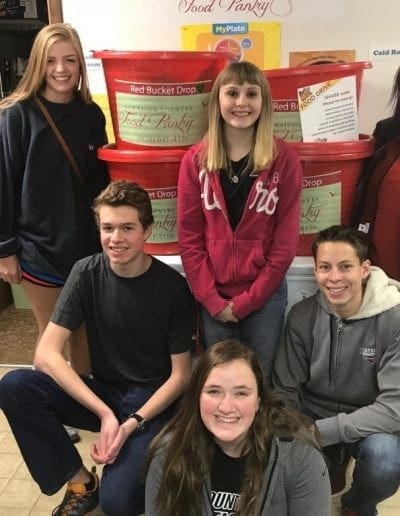 WSCU students (Hall Council) lead a food drive